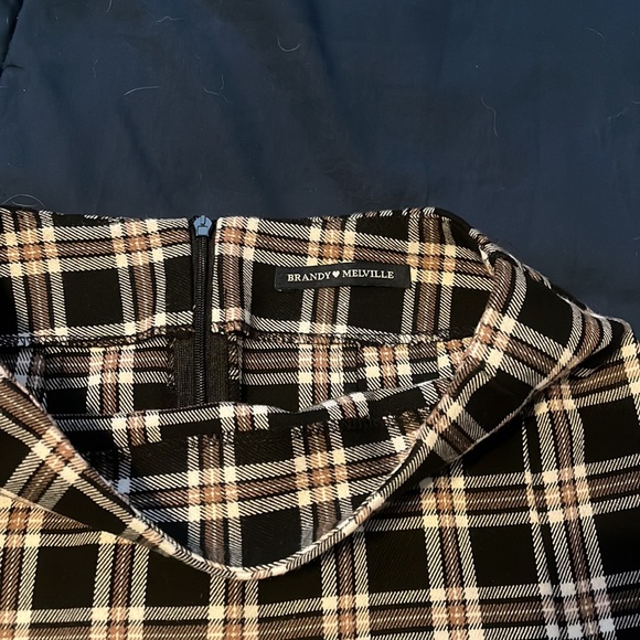 Like New Brandy Melville Skirt - Picture 2 of 3
